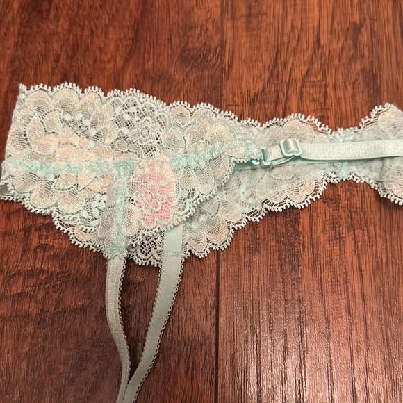 NWT- Victoria’s Secret Garter- XS/S - Picture 6 of 11